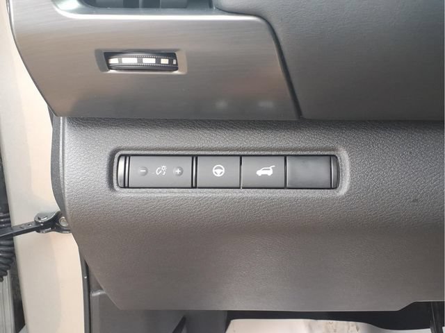 Used 2025 Nissan Pathfinder SL AWD/4WD image 14