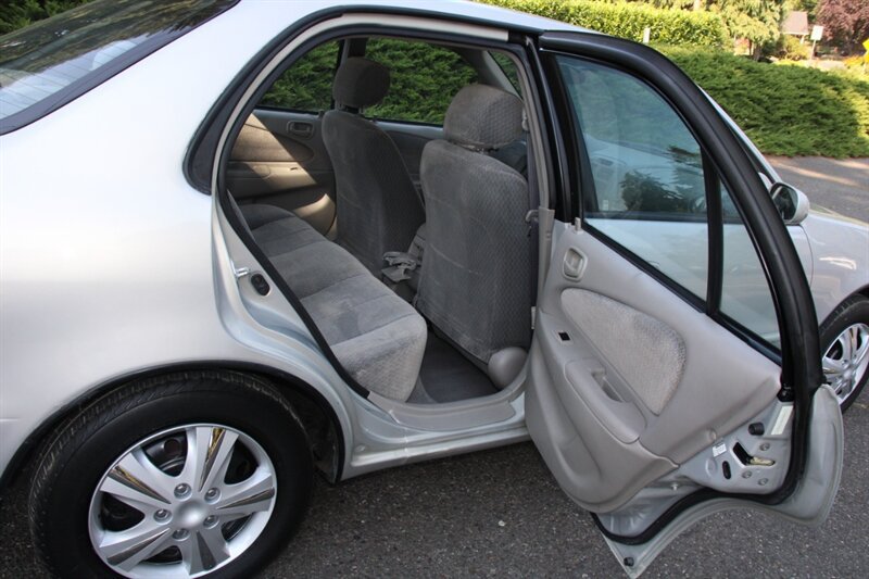 Used 2002 Toyota Corolla LE FWD image 6