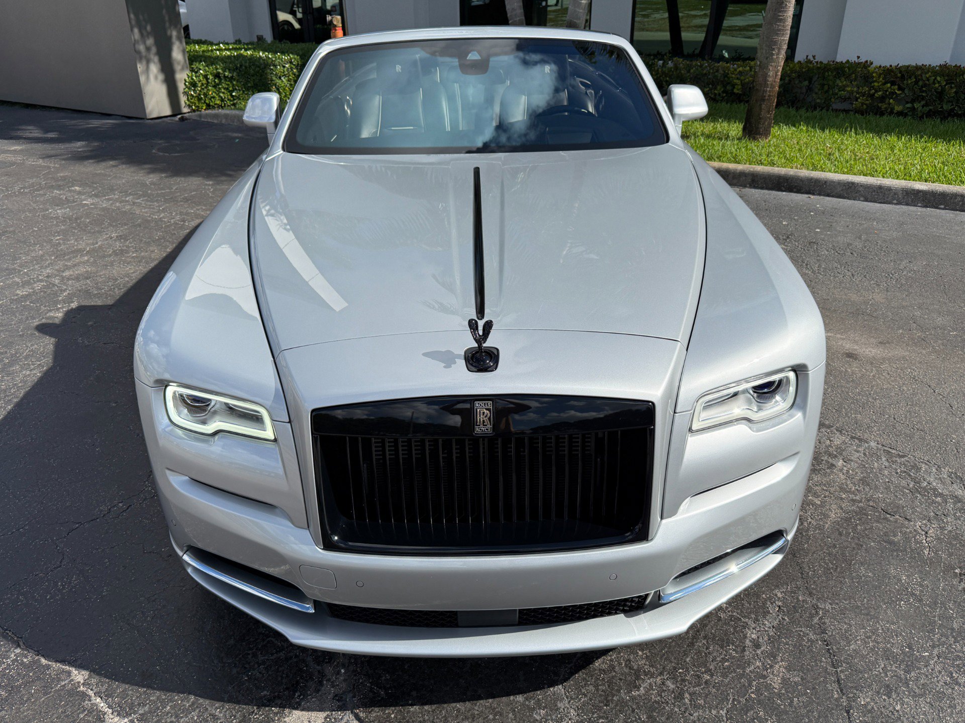 Used 2017 Rolls-Royce Dawn image 10
