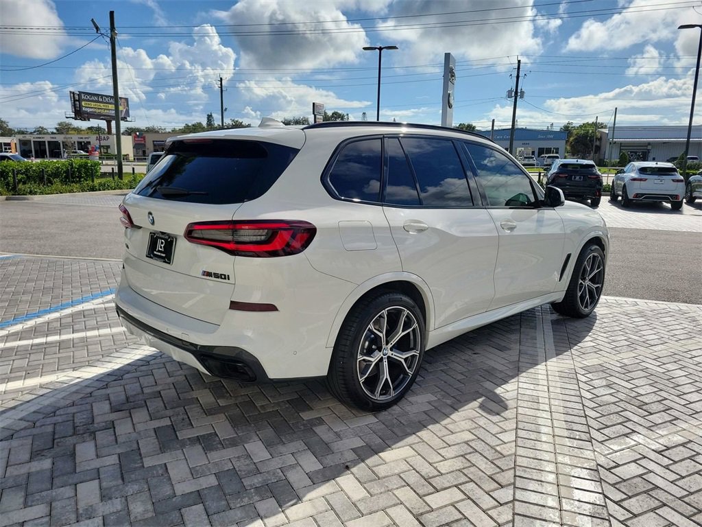 Used 2022 BMW X5 M50i w/ Executive Package image 5