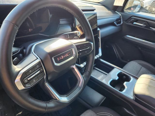 Used 2025 GMC Acadia Elevation image 13