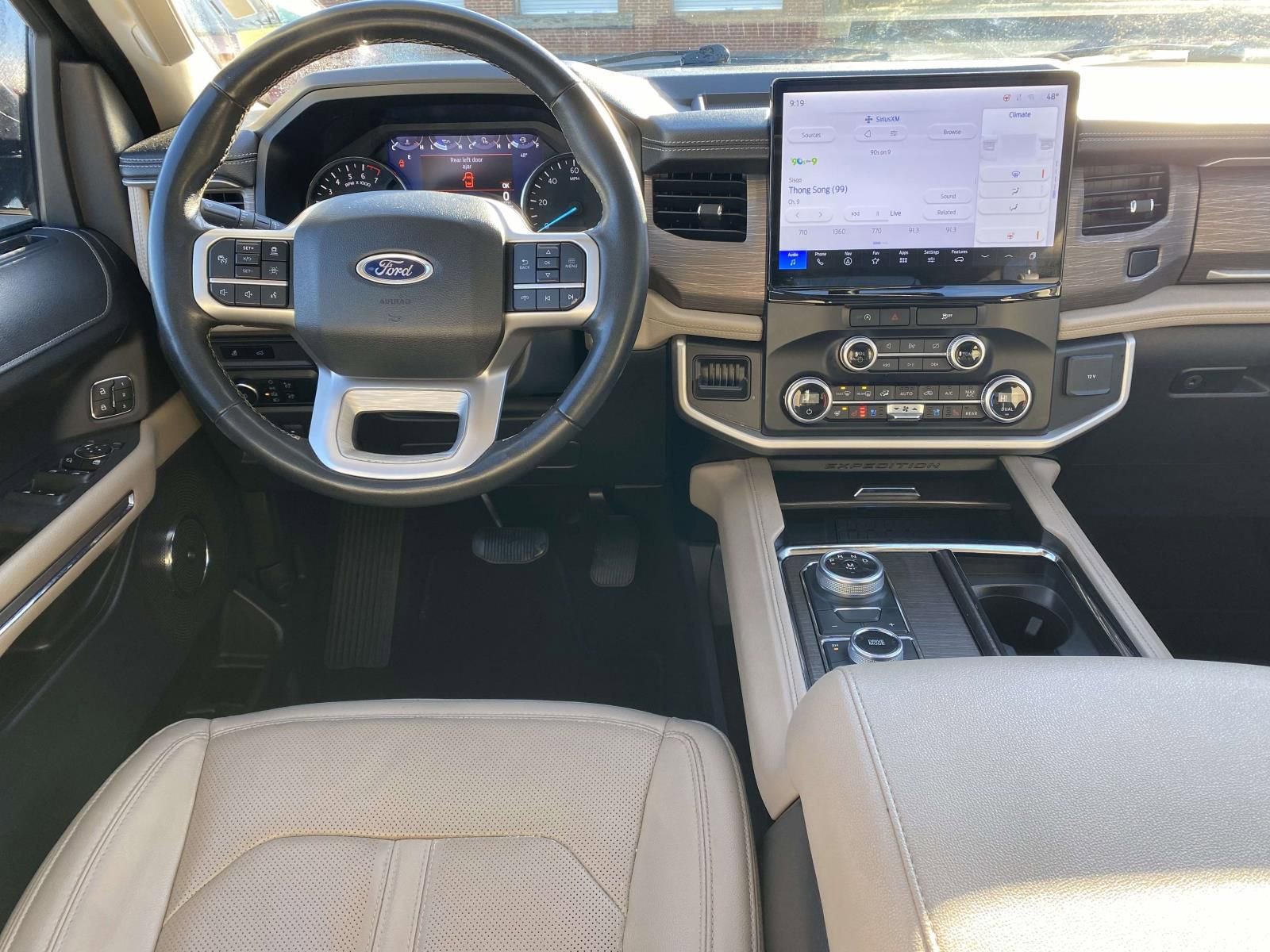 Used 2024 Ford Expedition Limited AWD/4WD image 10