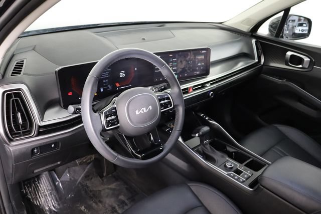 Certified 2025 Kia Sorento S w/ Panoramic Sunroof Package FWD image 28