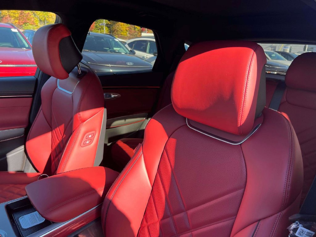 New 2027 Genesis GV70 2.5T Sport Prestige AWD/4WD image 11