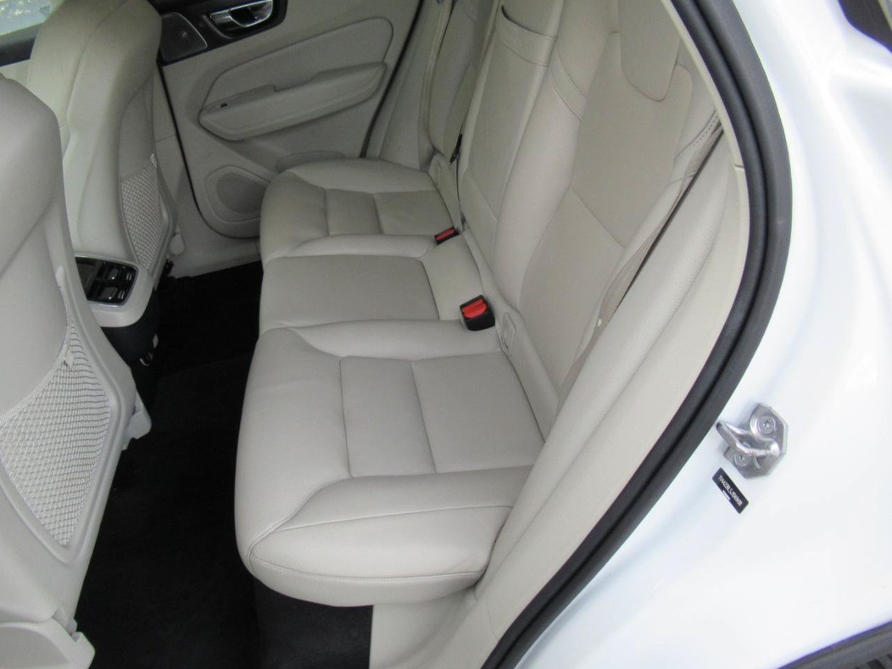 Used 2018 Volvo XC60 T6 Inscription w/ Convenience Package AWD/4WD image 7