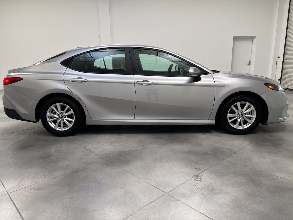 Used 2025 Toyota Camry LE FWD image 10