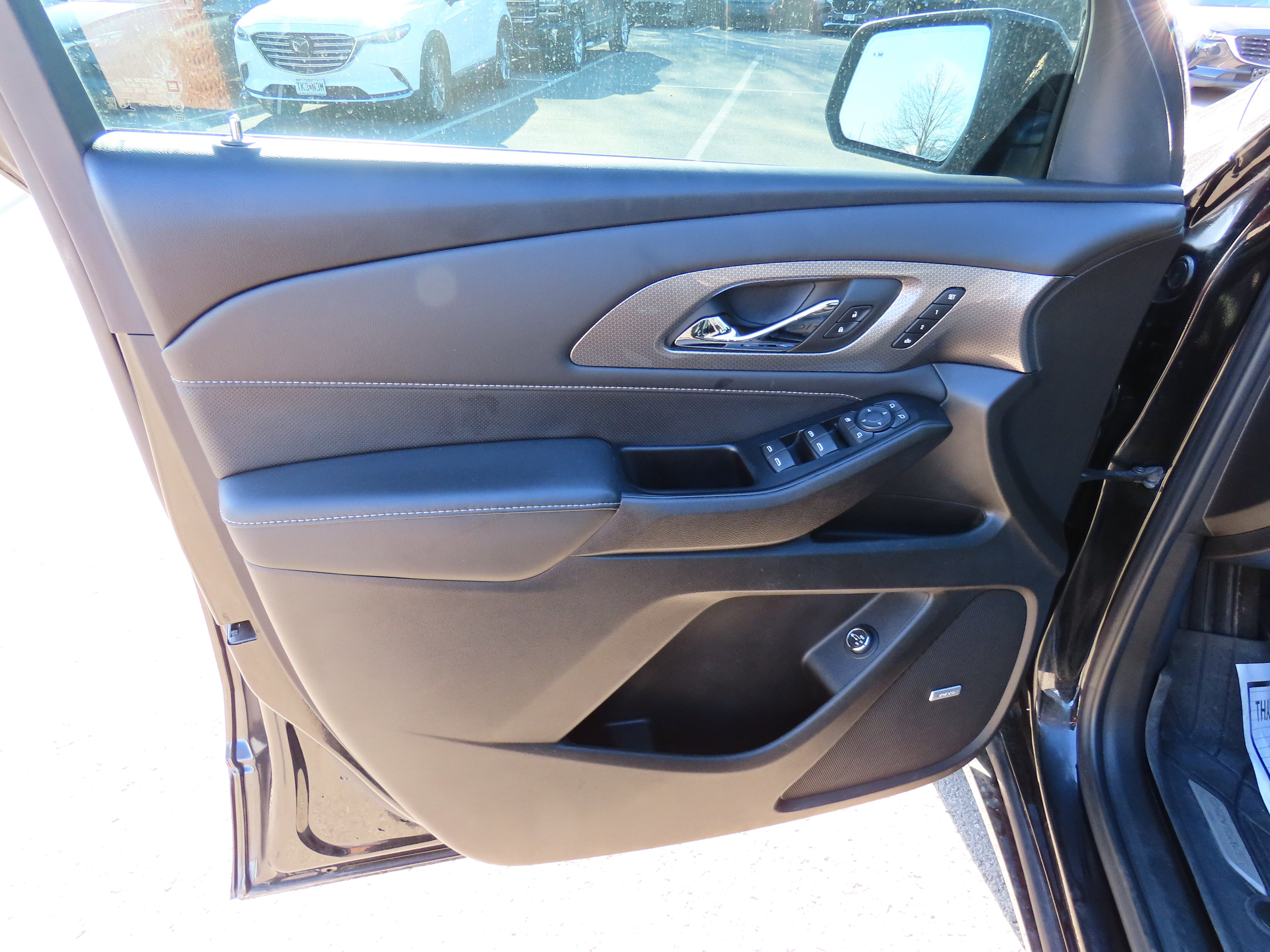 Used 2023 Chevrolet Traverse Premier w/ Redline Edition image 23