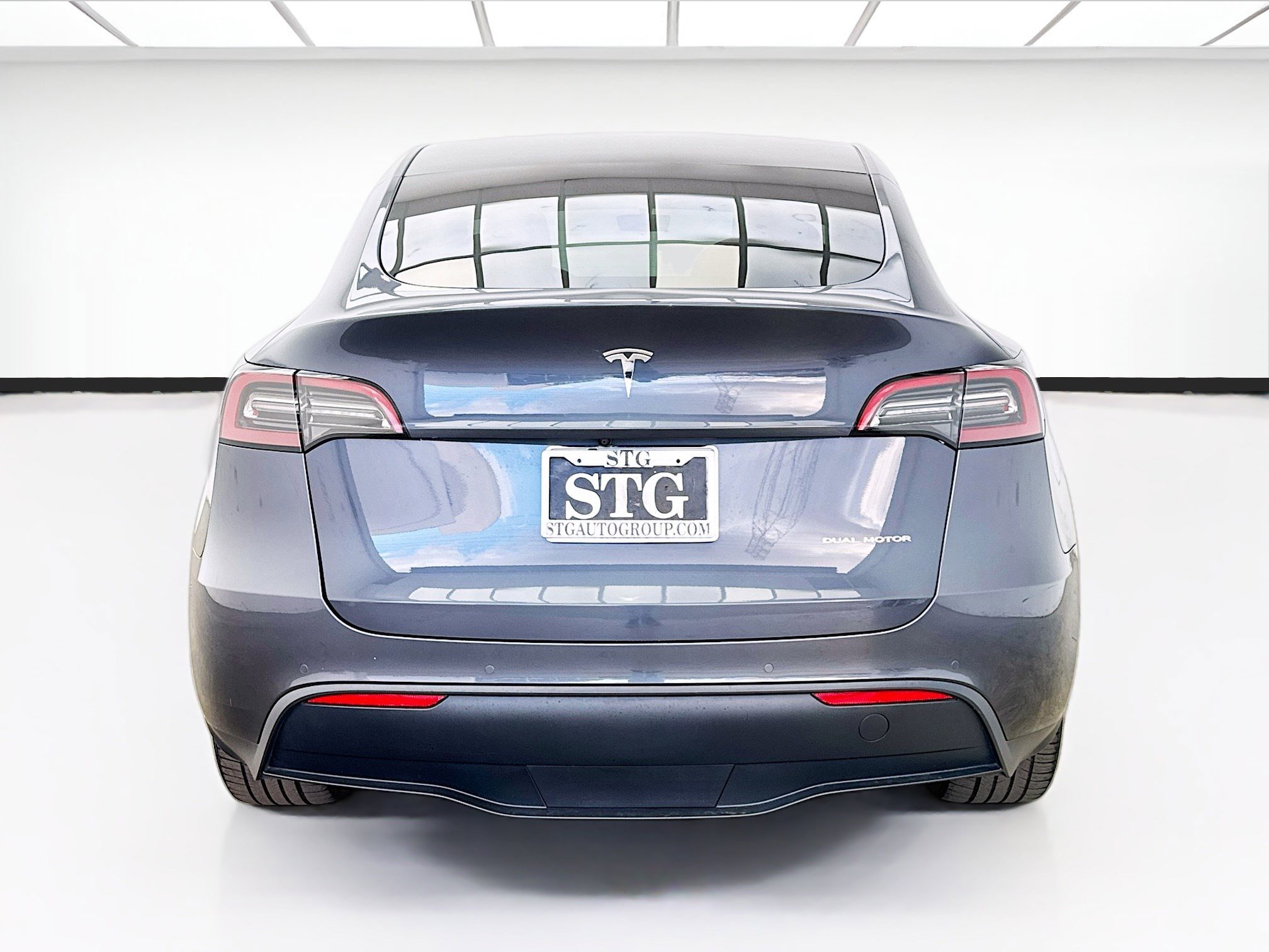 Used 2022 Tesla Model Y Long Range AWD/4WD image 5