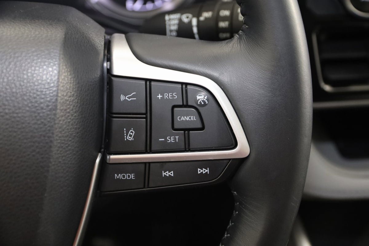 Used 2023 Toyota Highlander XLE image 36