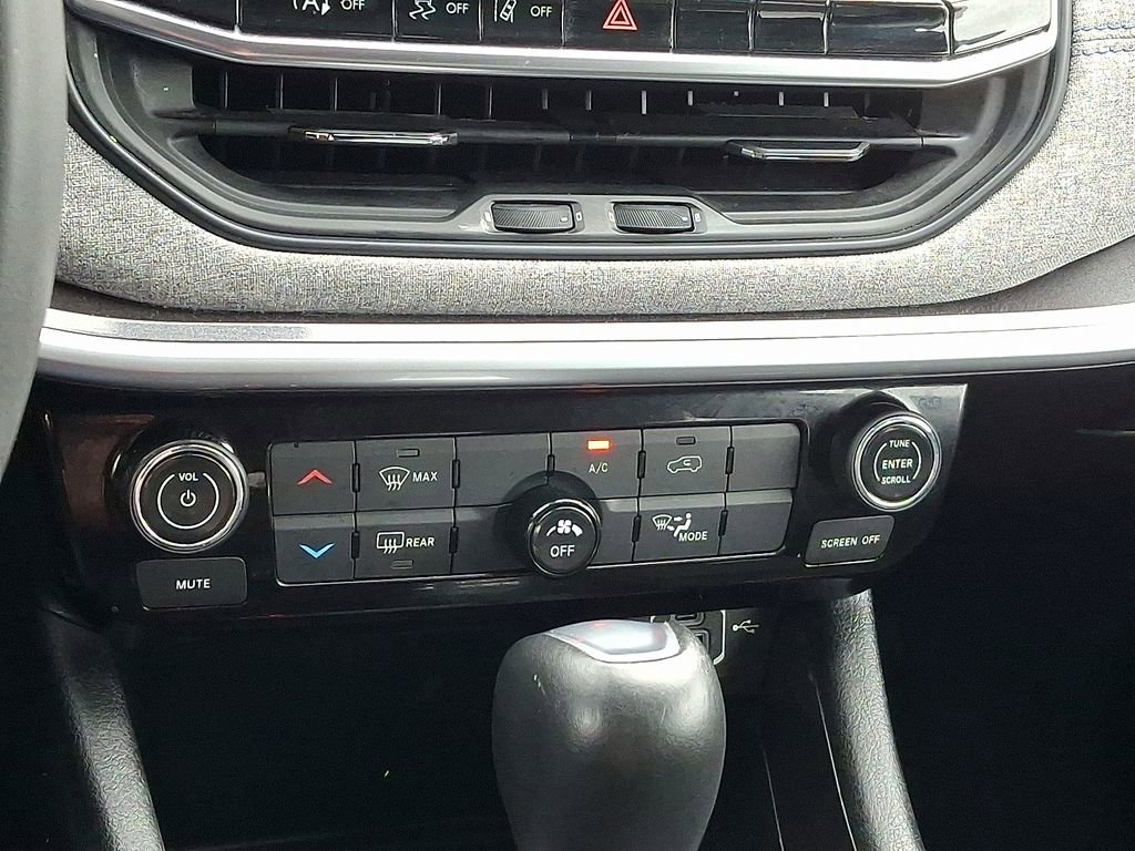 Used 2022 Jeep Compass Latitude image 18