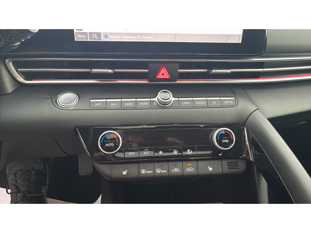 Used 2025 Hyundai Elantra SEL FWD image 17
