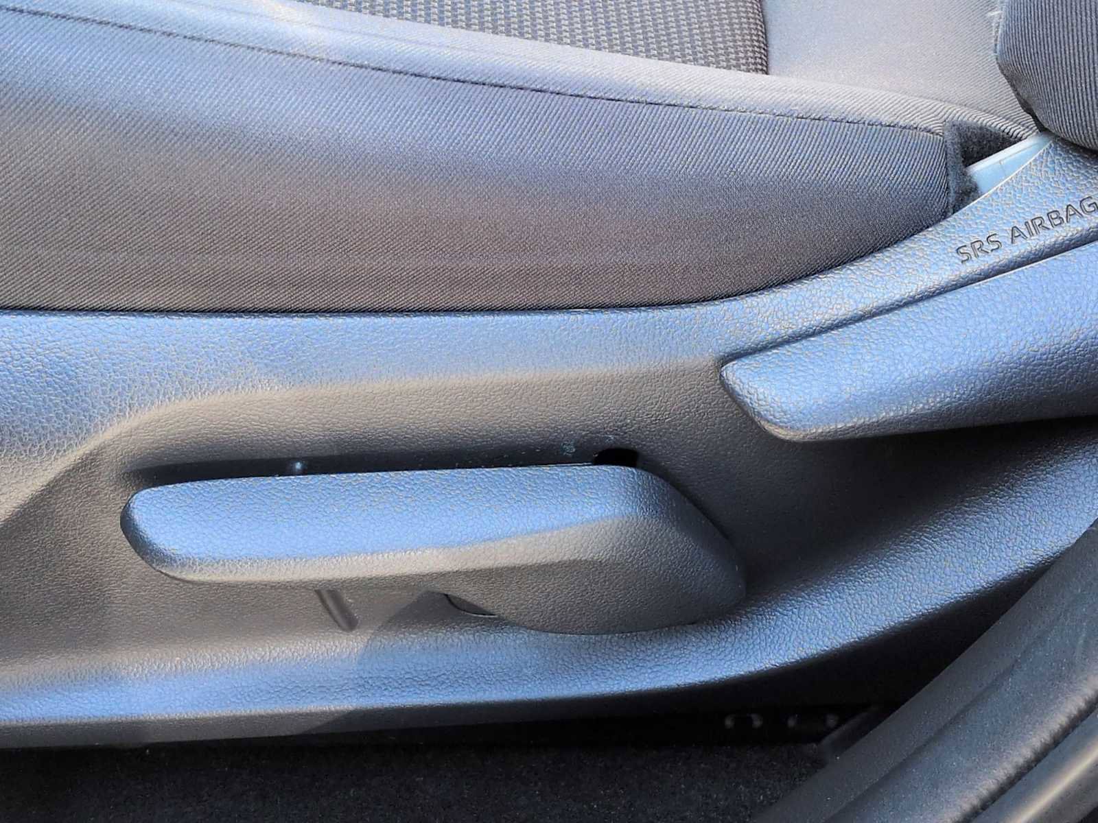 Used 2021 Toyota RAV4 LE image 17