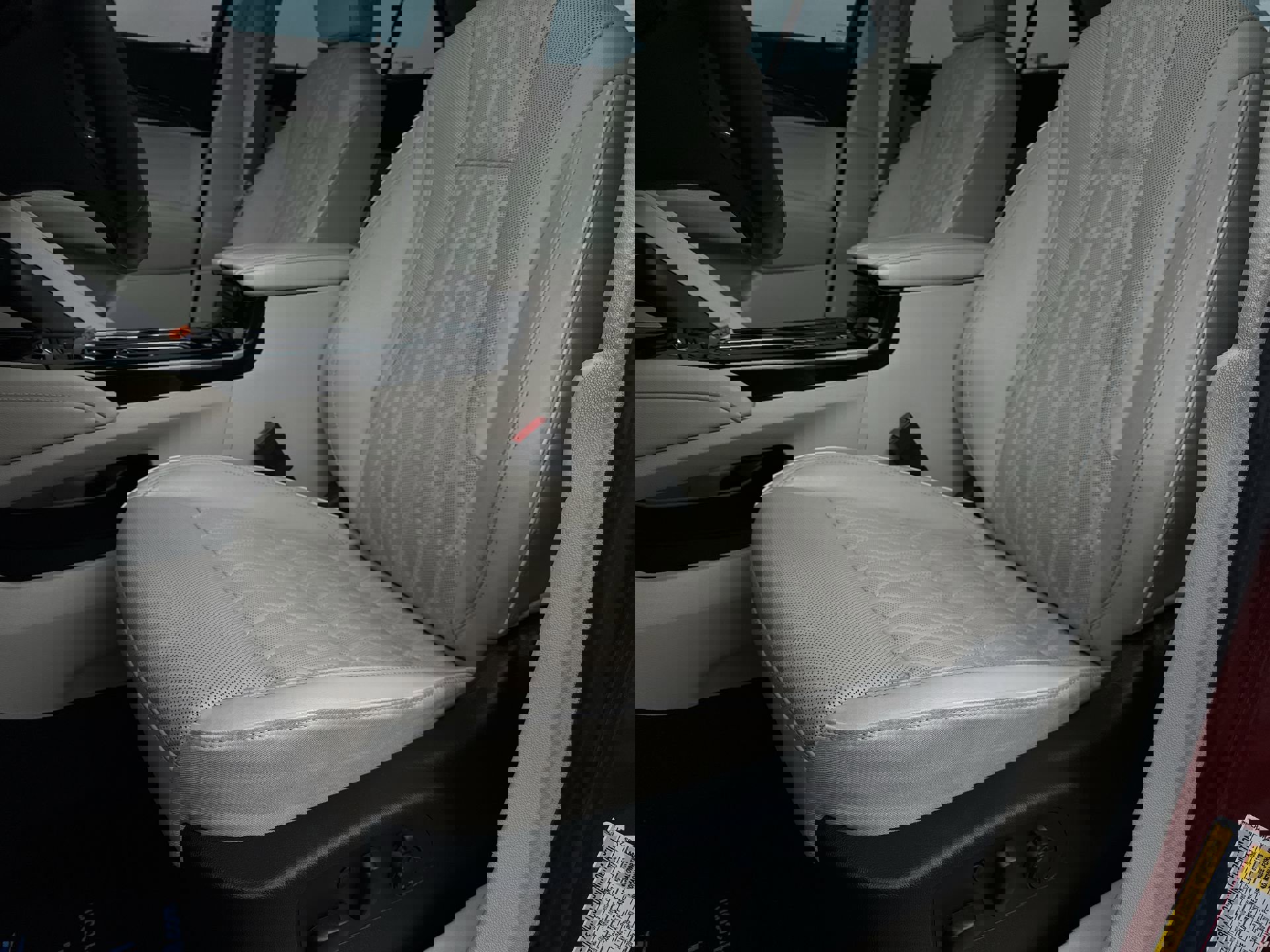 Certified 2021 Buick Envision Avenir w/ Technology Package II image 20