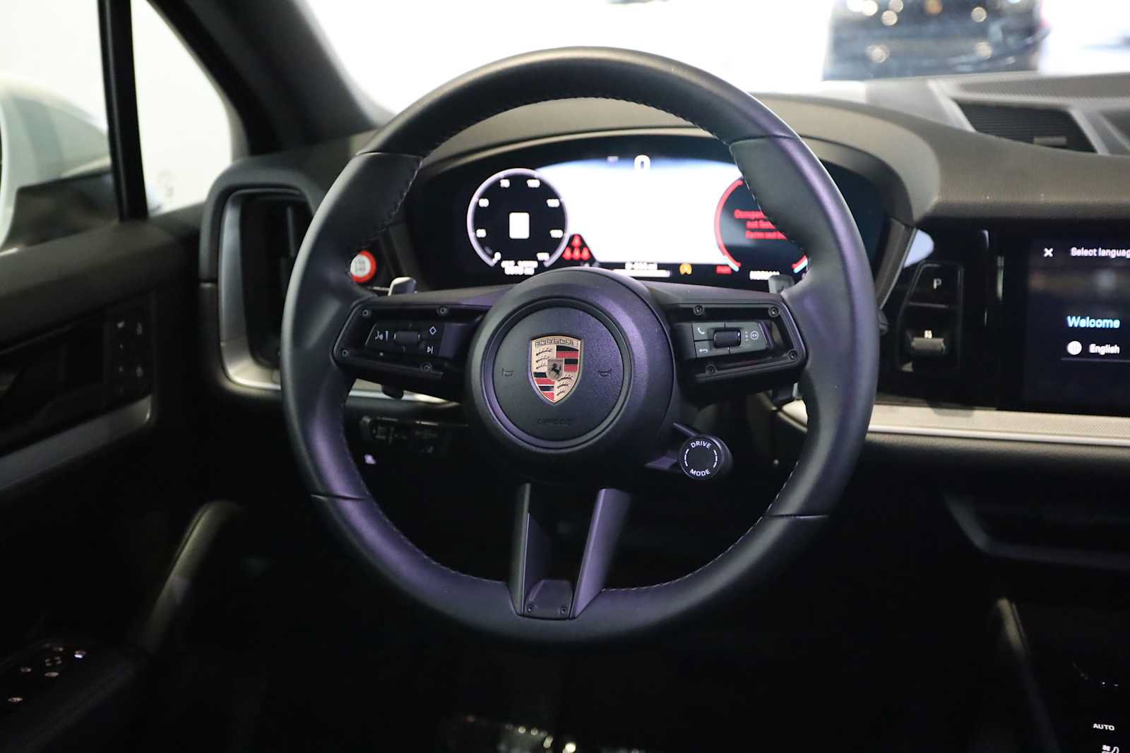 Used 2025 Porsche Cayenne AWD/4WD image 21
