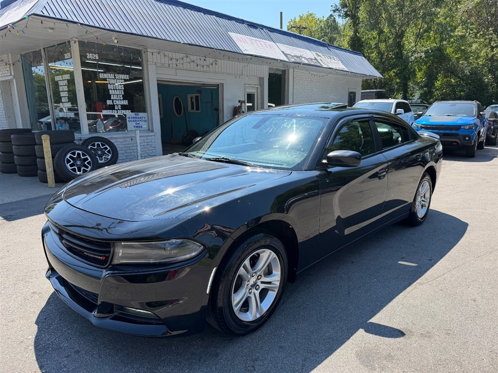 Used 2022 Dodge Charger SXT w/ Leather Interior Group RWD image 7