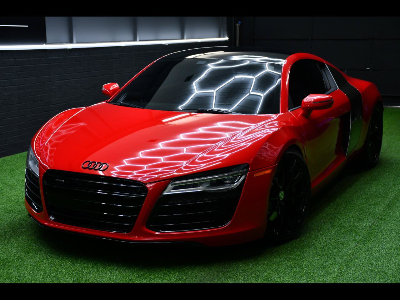 Used 2014 Audi R8 V8 w/ Convenience Package AWD/4WD image 1