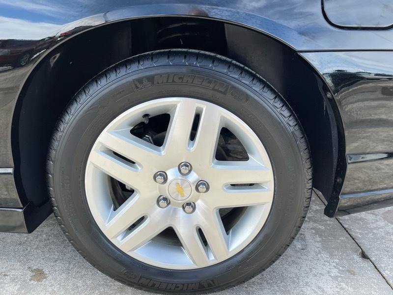 Used 2007 Chevrolet Monte Carlo LT FWD image 16