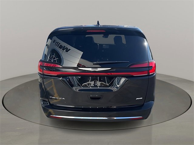New 2026 Chrysler Pacifica Select image 4