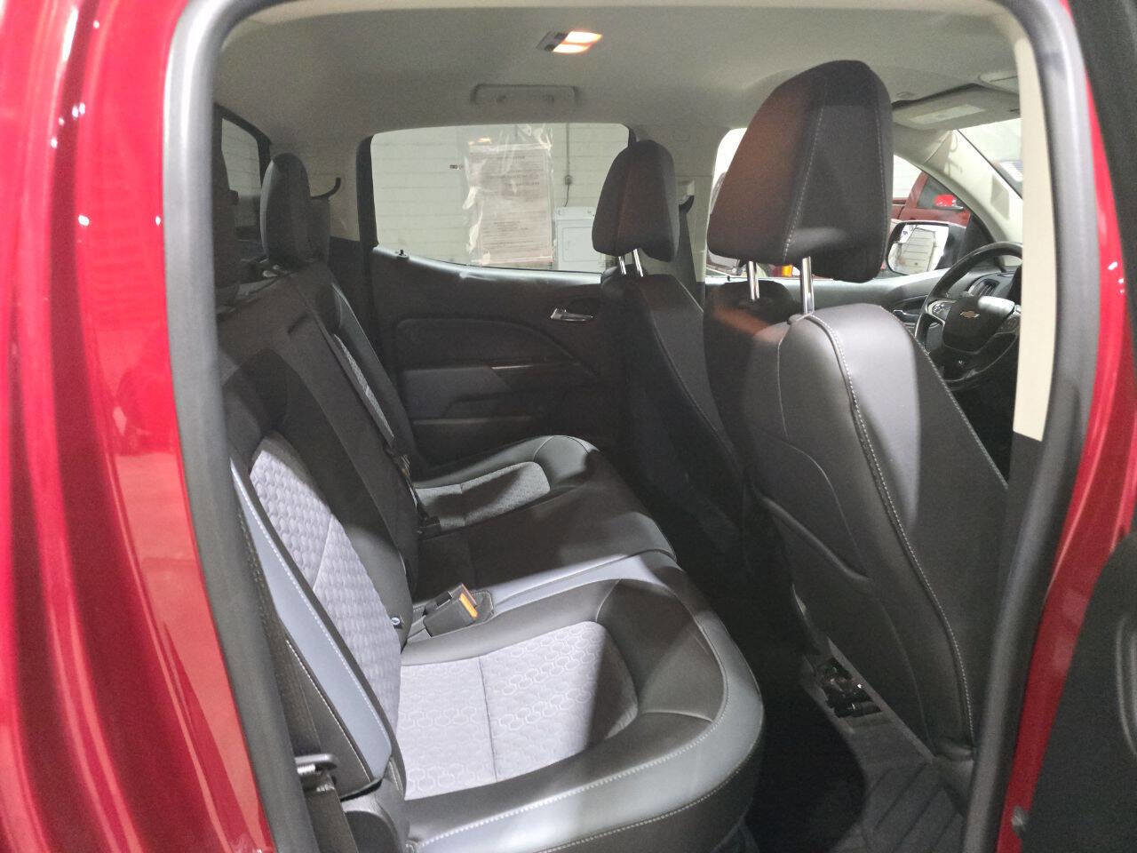 Used 2018 Chevrolet Colorado Z71 image 31