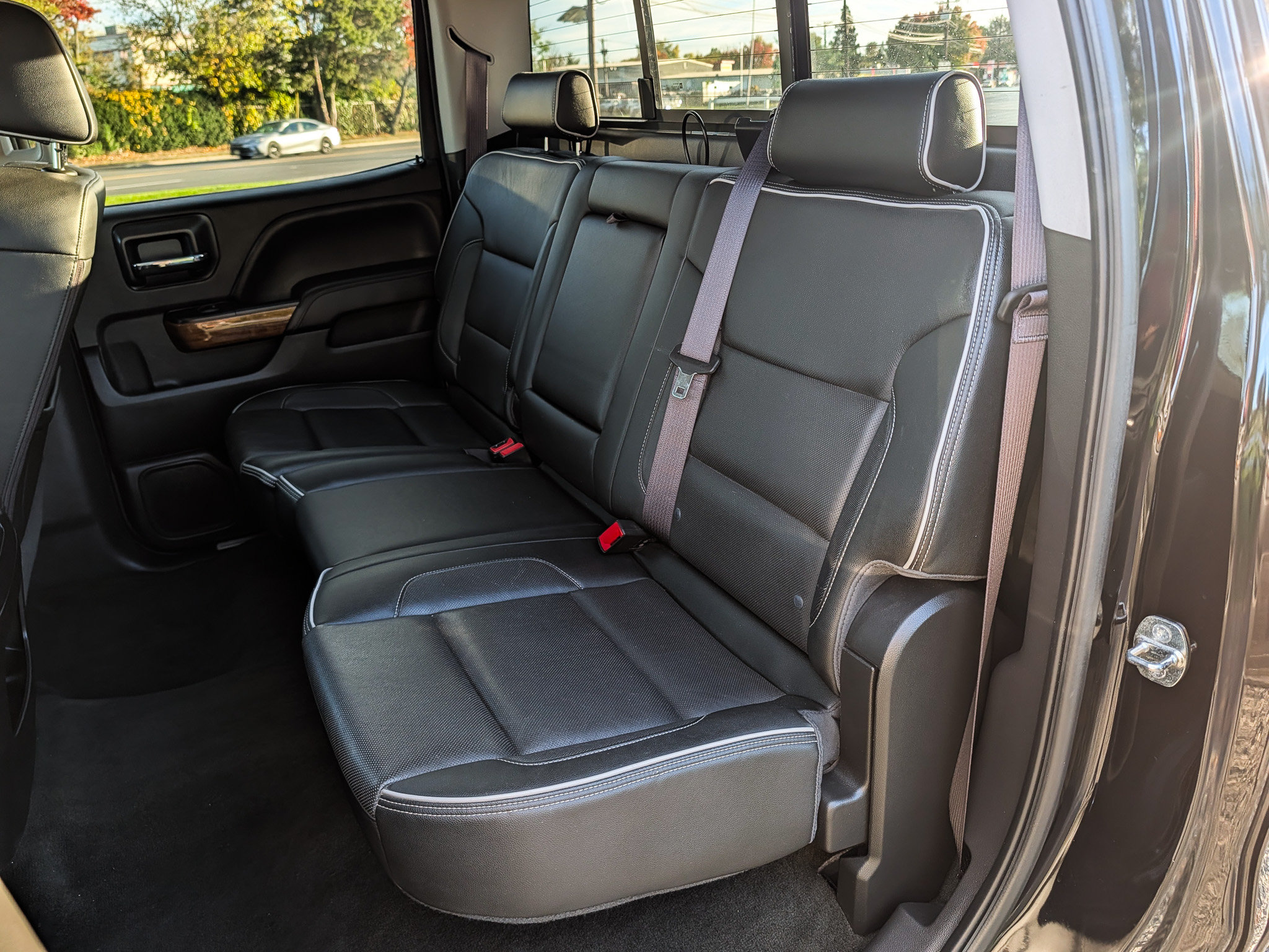 Used 2017 Chevrolet Silverado 1500 High Country AWD/4WD image 18