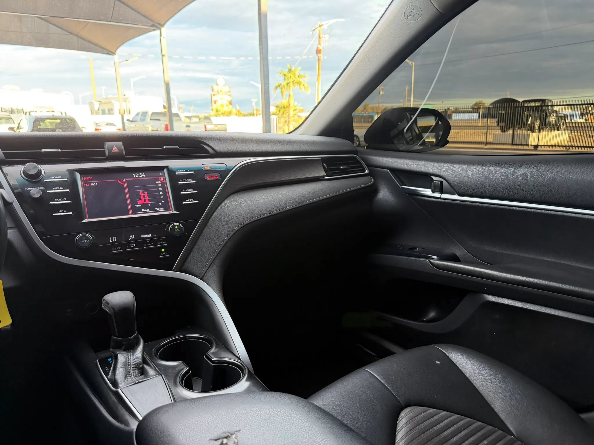 Used 2018 Toyota Camry SE FWD image 26