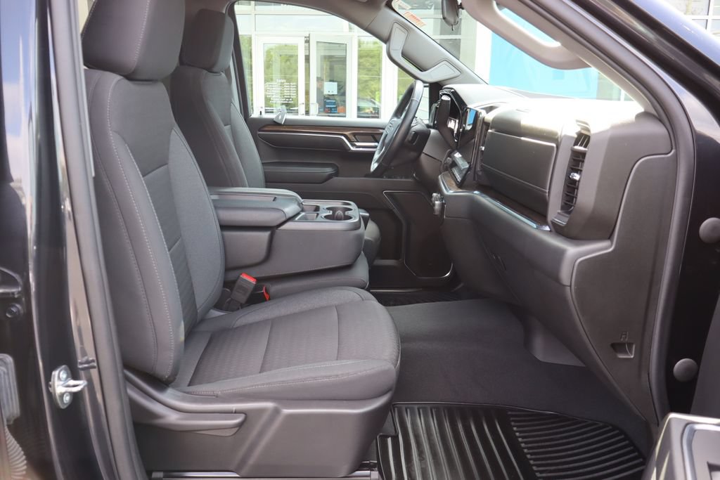 Used 2023 Chevrolet Silverado 1500 RST AWD/4WD image 14