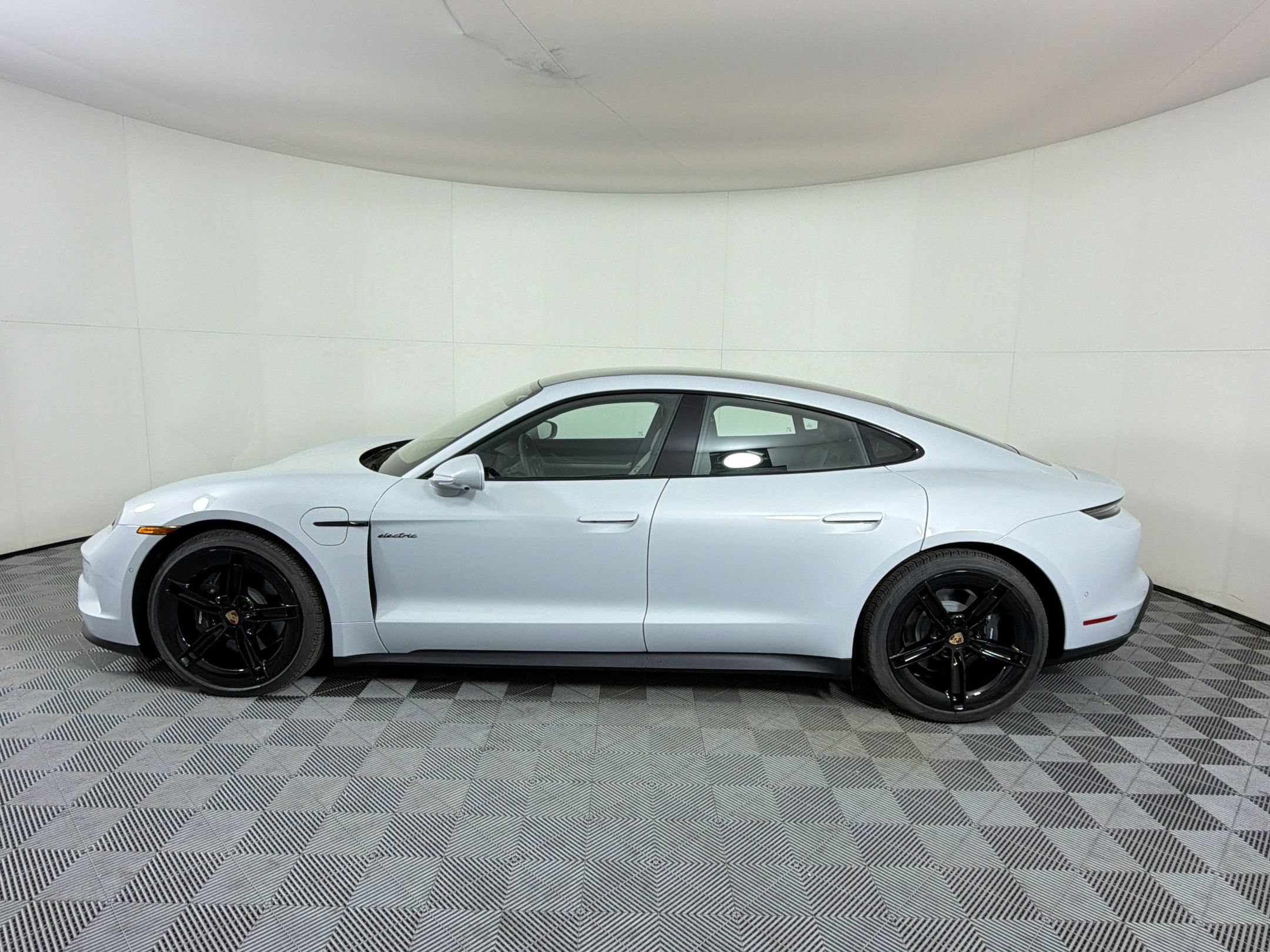 New 2026 Porsche Taycan AWD/4WD image 2
