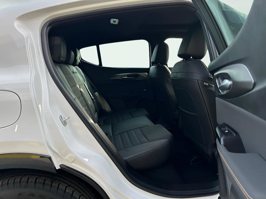 Used 2025 Alfa Romeo Tonale w/ Premium Package image 27