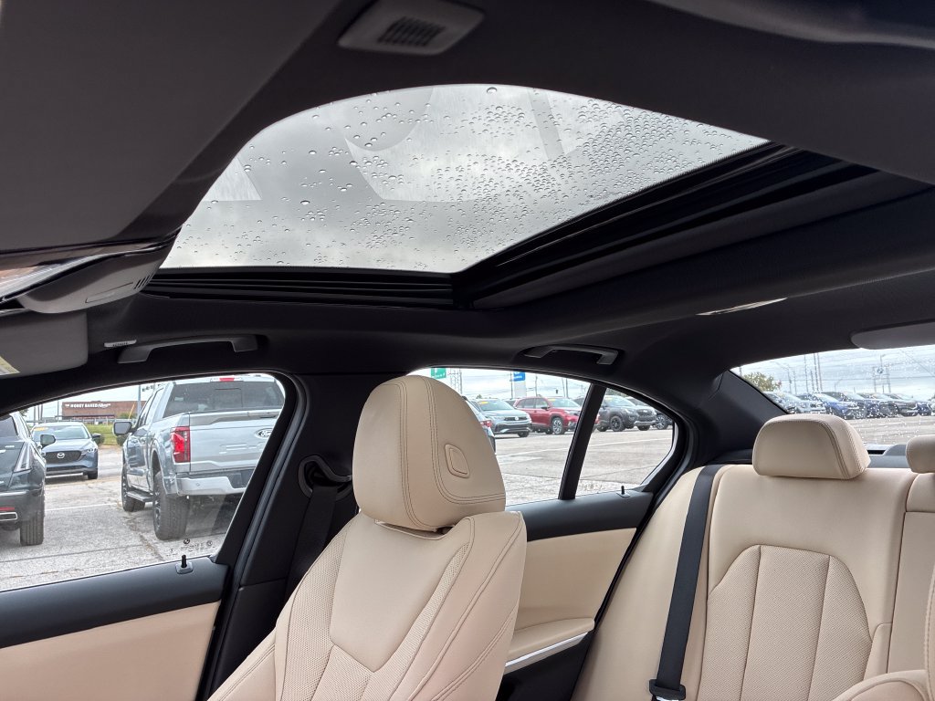 New 2026 BMW 330i xDrive Sedan w/ Premium Package AWD/4WD image 17