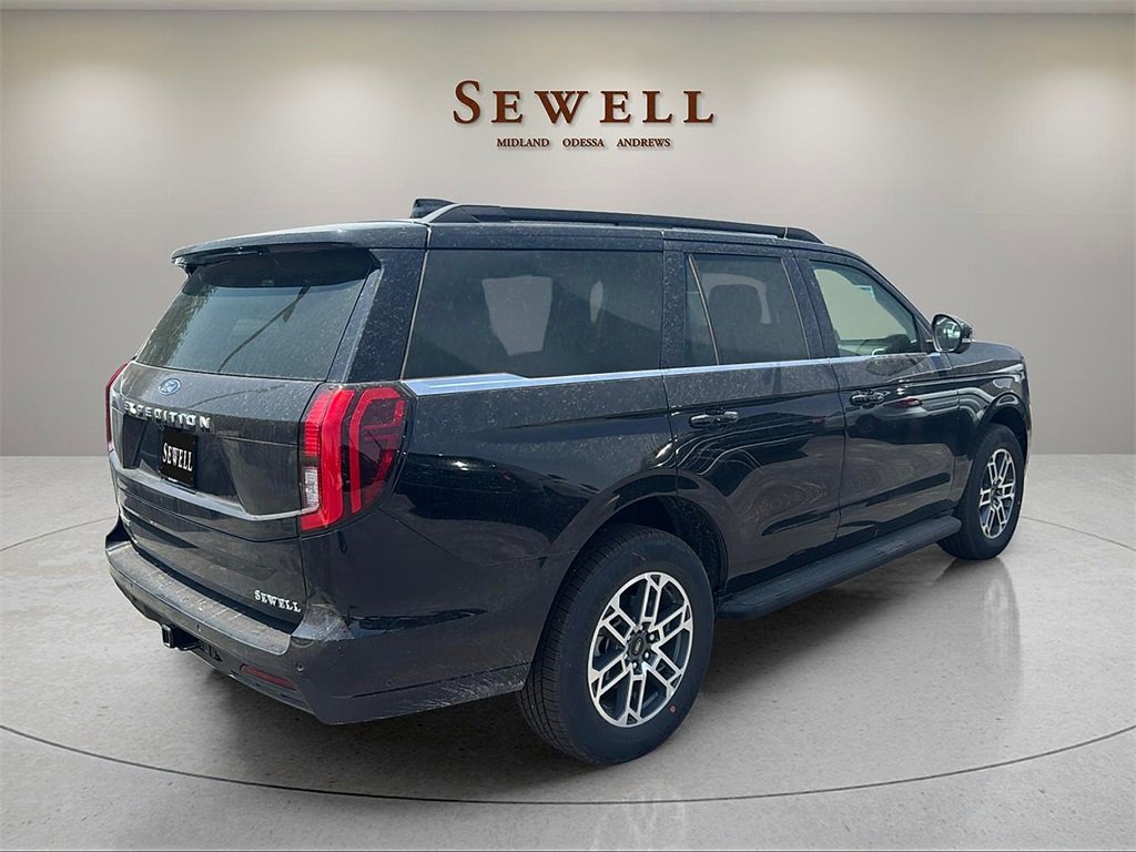 New 2025 Ford Expedition Active image 5