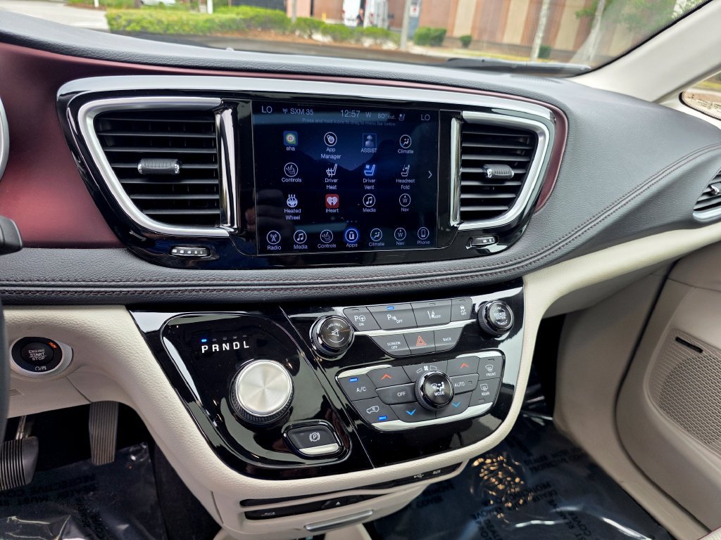 Used 2017 Chrysler Pacifica Limited FWD image 17