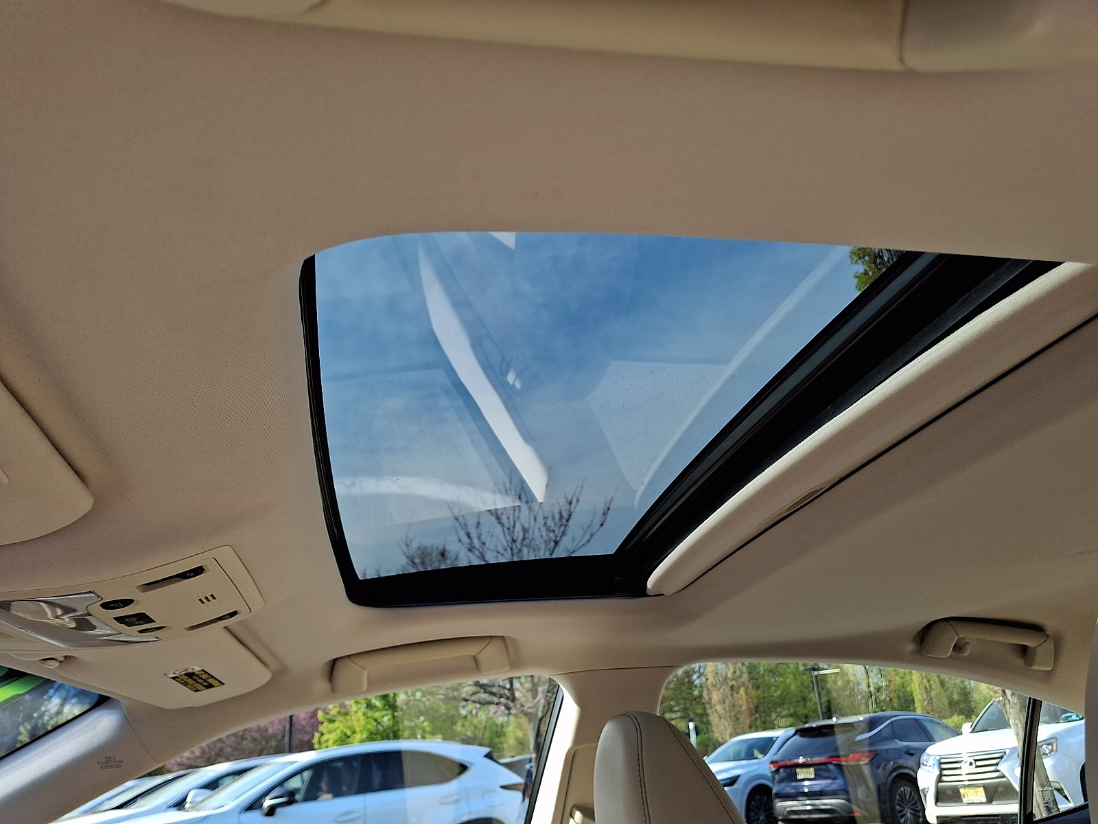 Used 2013 Lexus ES 300h w/ Luxury Pkg FWD image 14