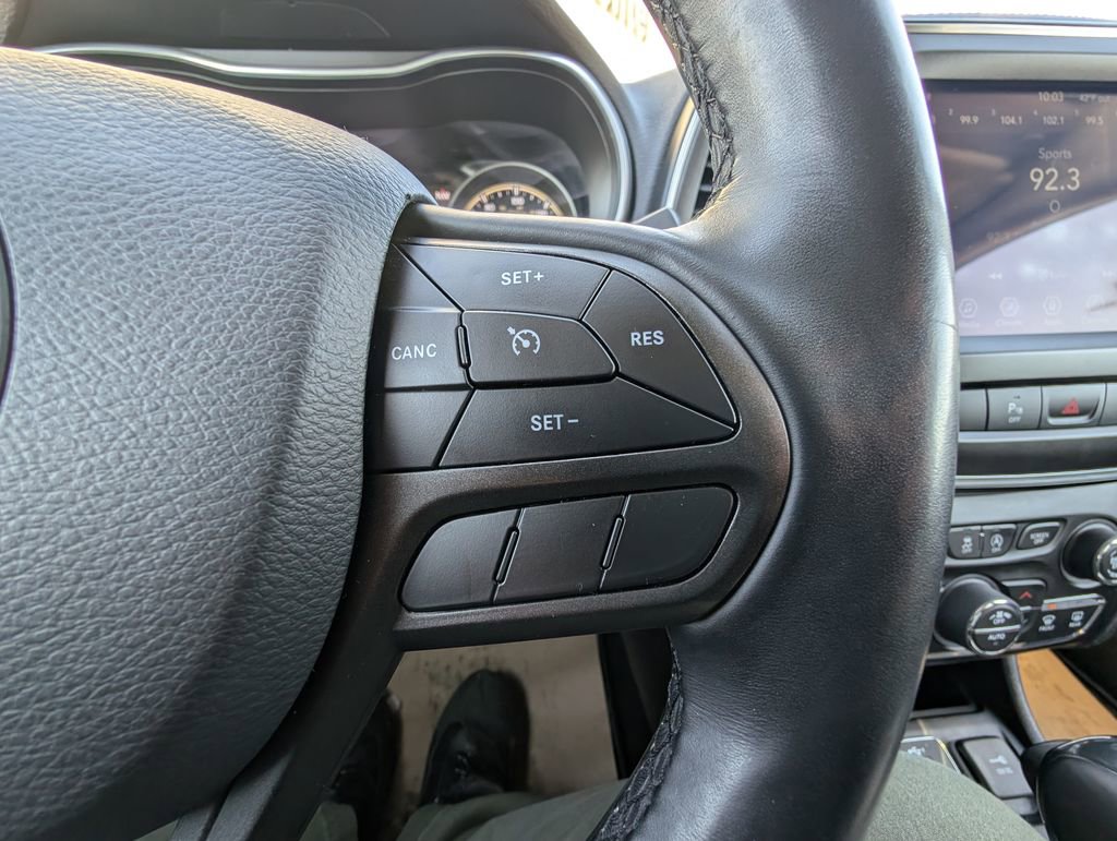 Used 2021 Jeep Cherokee Trailhawk image 19