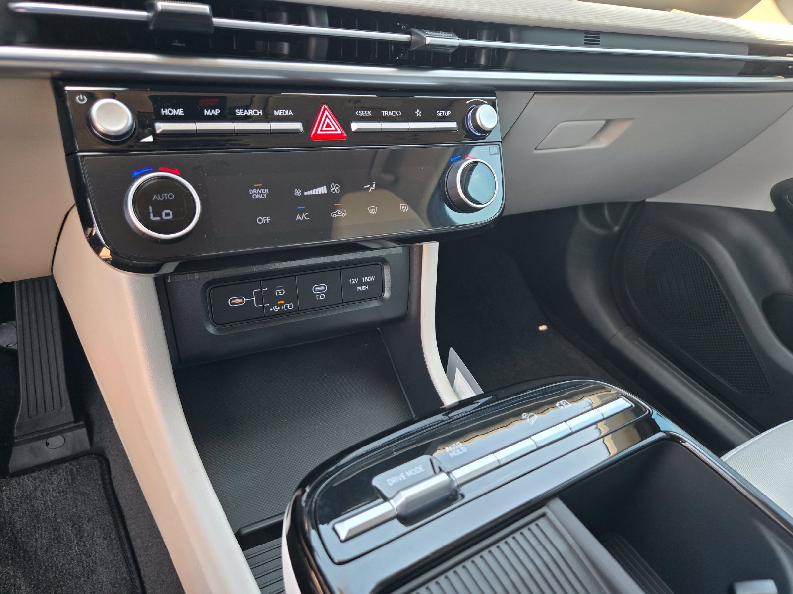 New 2026 Hyundai Tucson Blue SE FWD image 13
