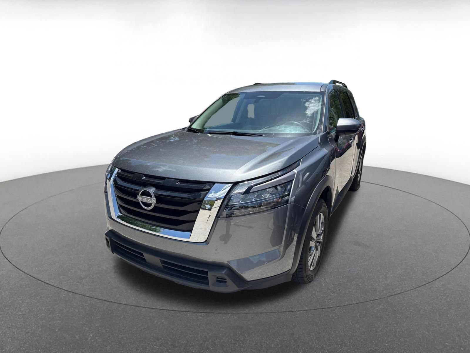 Used 2025 Nissan Pathfinder SV FWD image 9