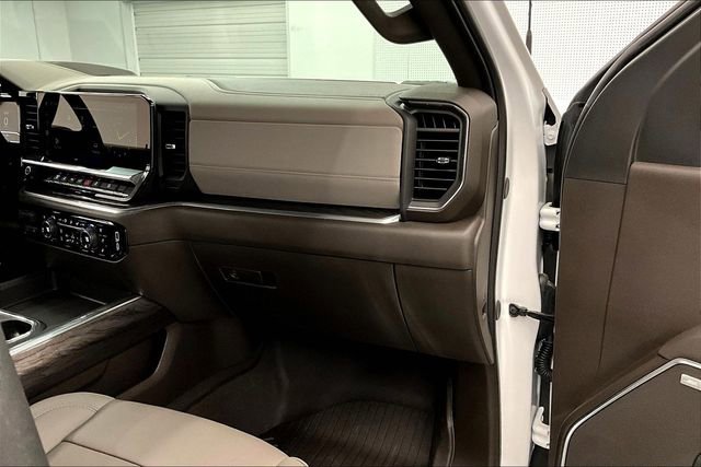 Used 2025 Chevrolet Silverado 2500 LTZ w/ LTZ Convenience Package AWD/4WD image 19