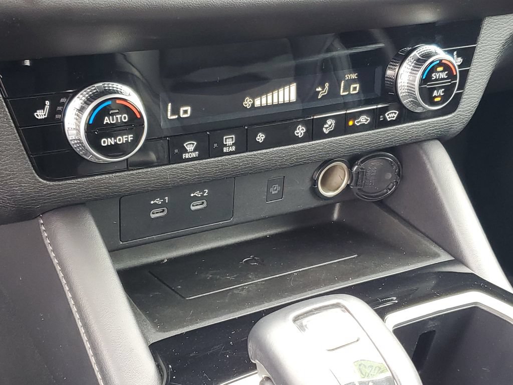 Used 2025 Mitsubishi Outlander SE AWD/4WD image 22