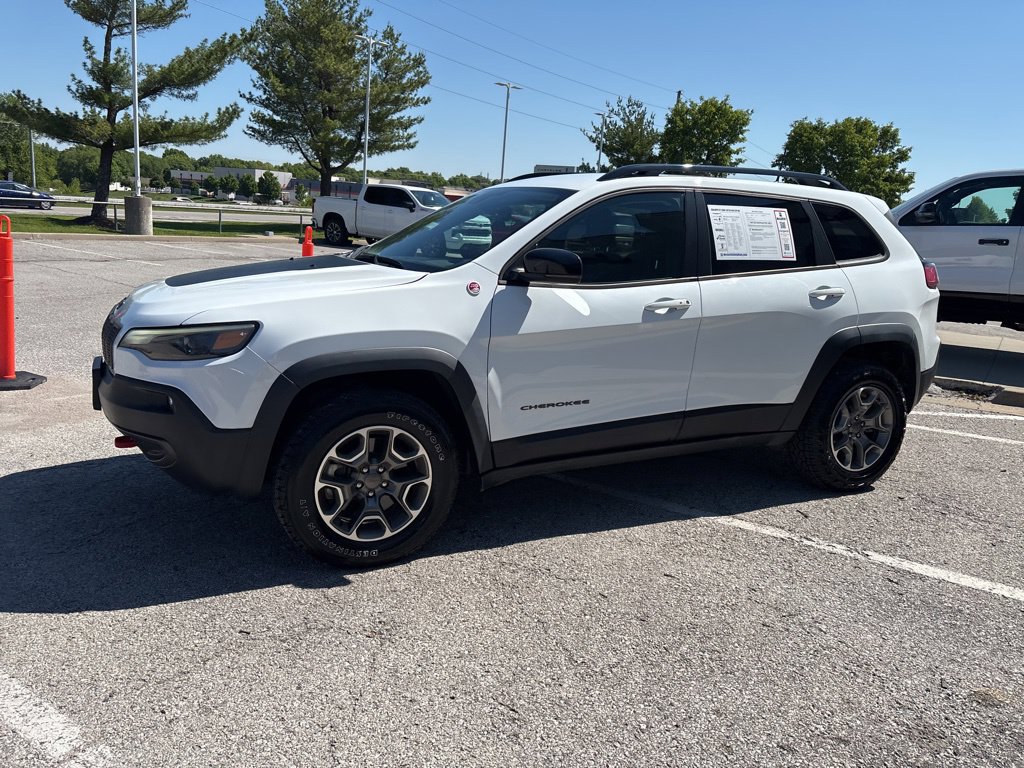 Used 2022 Jeep Cherokee Trailhawk w/ Comfort/Convenience Group AWD/4WD image 15