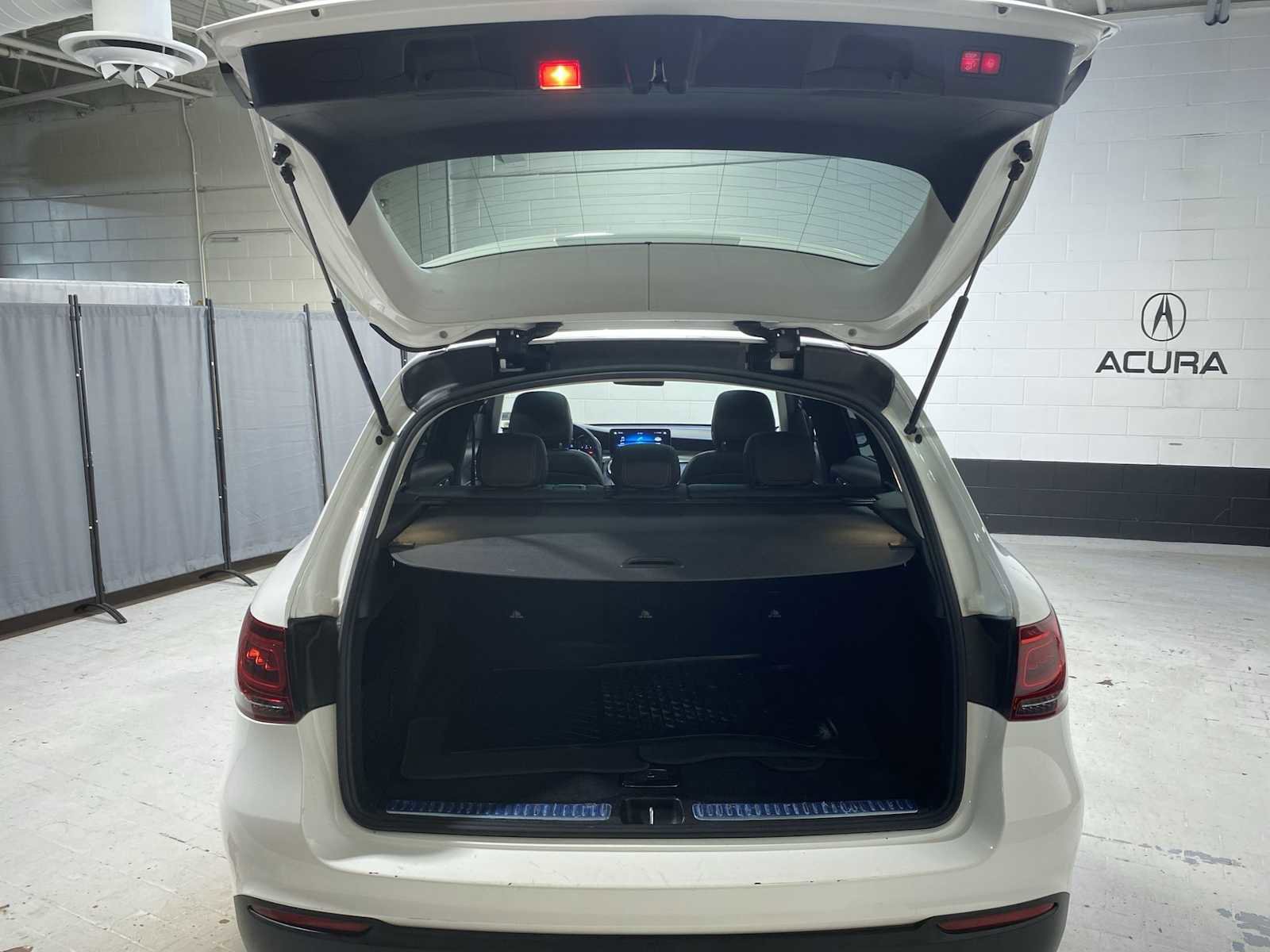 Used 2020 Mercedes-Benz GLC 300 4MATIC image 19