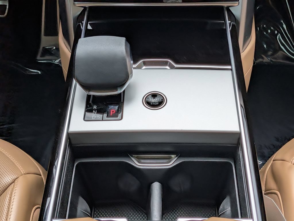 Certified 2025 Land Rover Range Rover SE AWD/4WD image 23