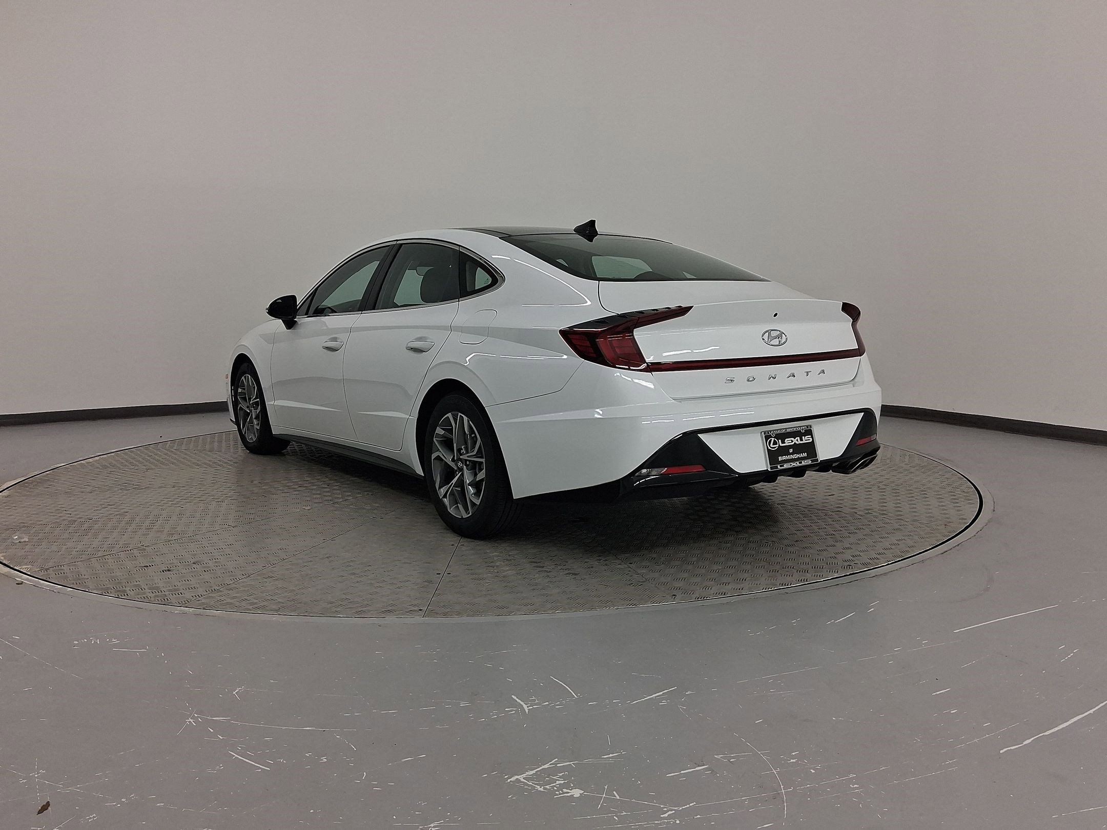 Used 2023 Hyundai Sonata SEL w/ Convenience Package image 3