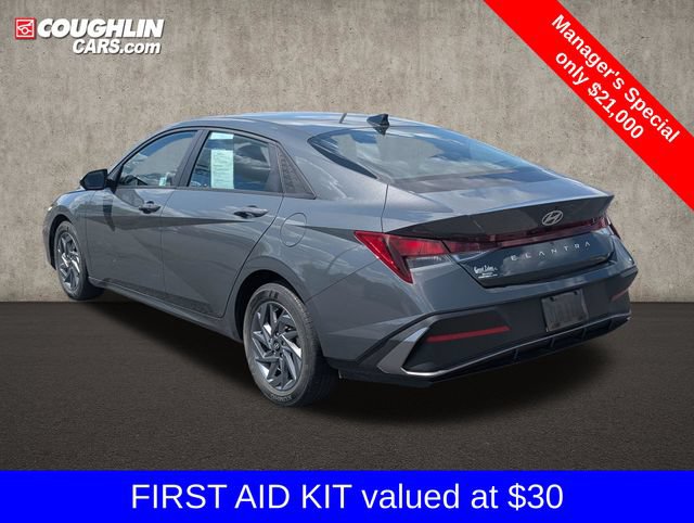 Certified 2024 Hyundai Elantra SEL FWD image 5