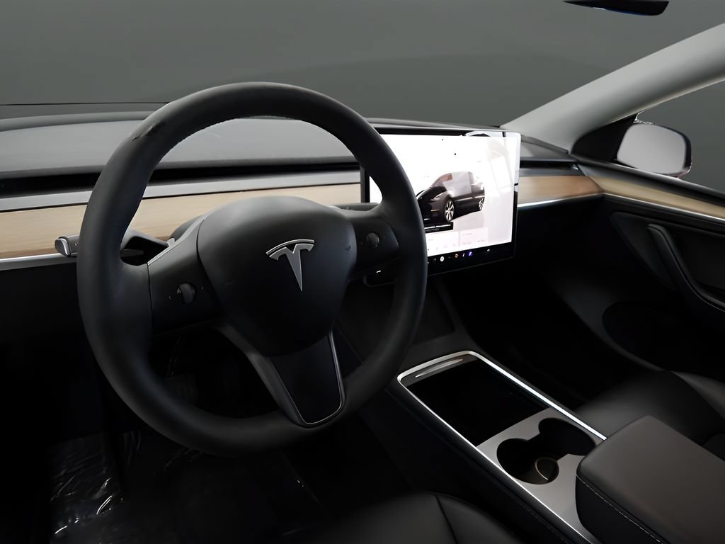 Used 2024 Tesla Model Y Long Range AWD/4WD image 16