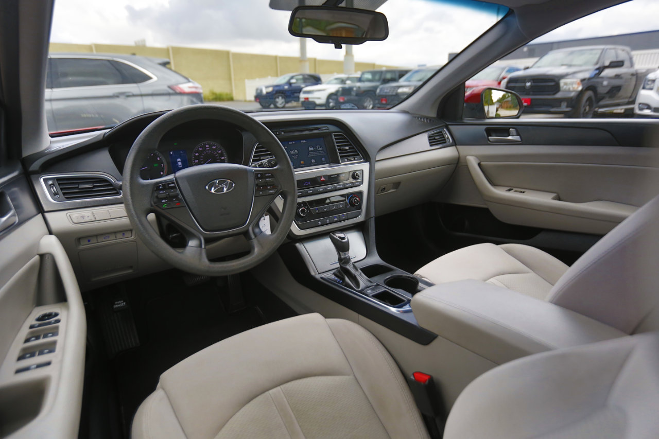Used 2017 Hyundai Sonata Sport w/ Cargo Package image 11