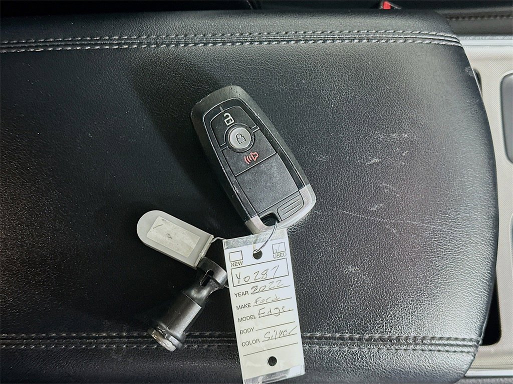 Used 2022 Ford Edge SEL image 34