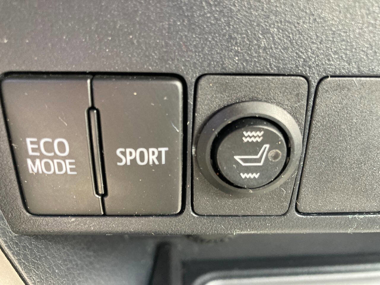 Used 2013 Toyota RAV4 XLE image 59