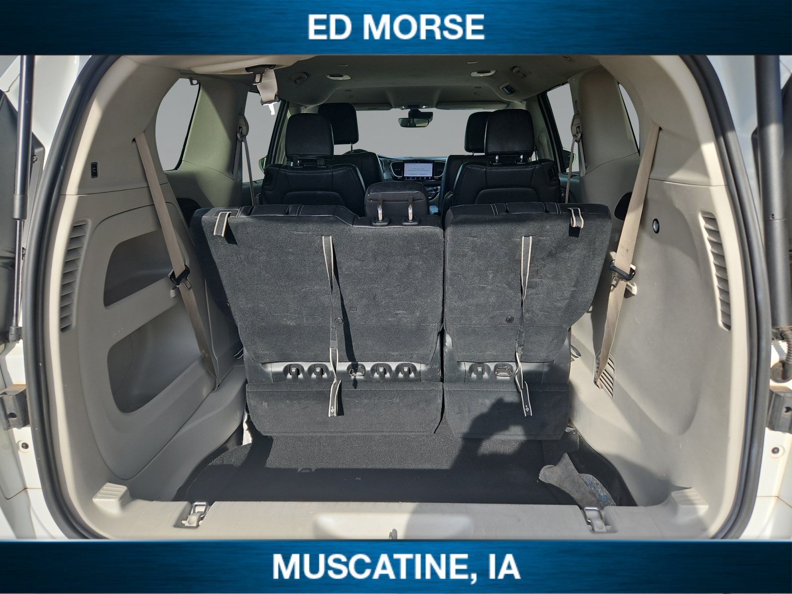 Used 2022 Chrysler Pacifica Touring-L FWD image 18