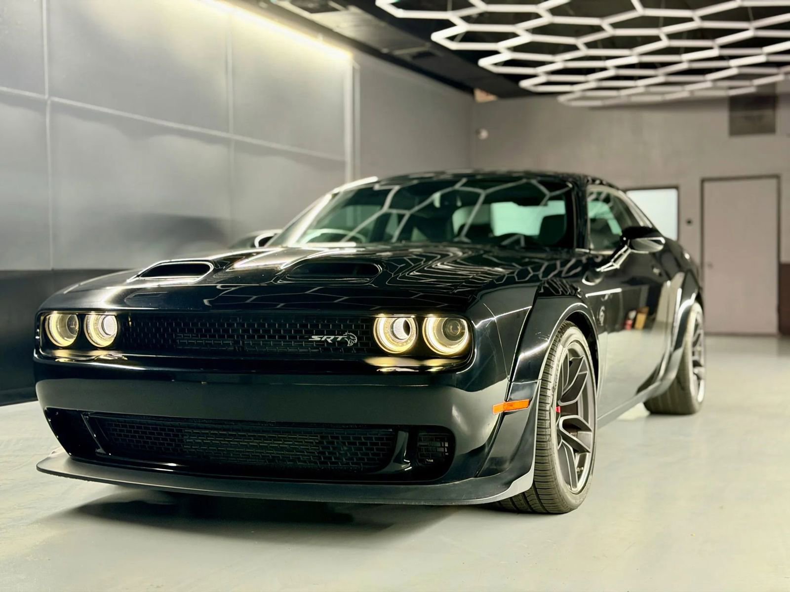 Used 2019 Dodge Challenger SRT Hellcat Redeye image 3