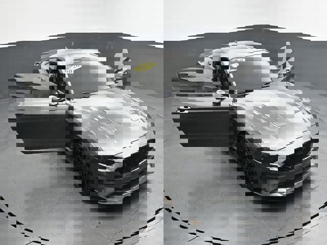 Used 2020 Ford Mustang EcoBoost image 33