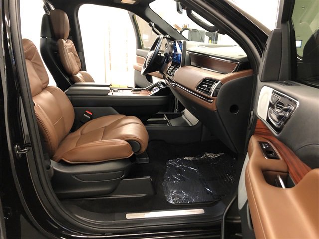 Used 2024 Lincoln Navigator Reserve image 40
